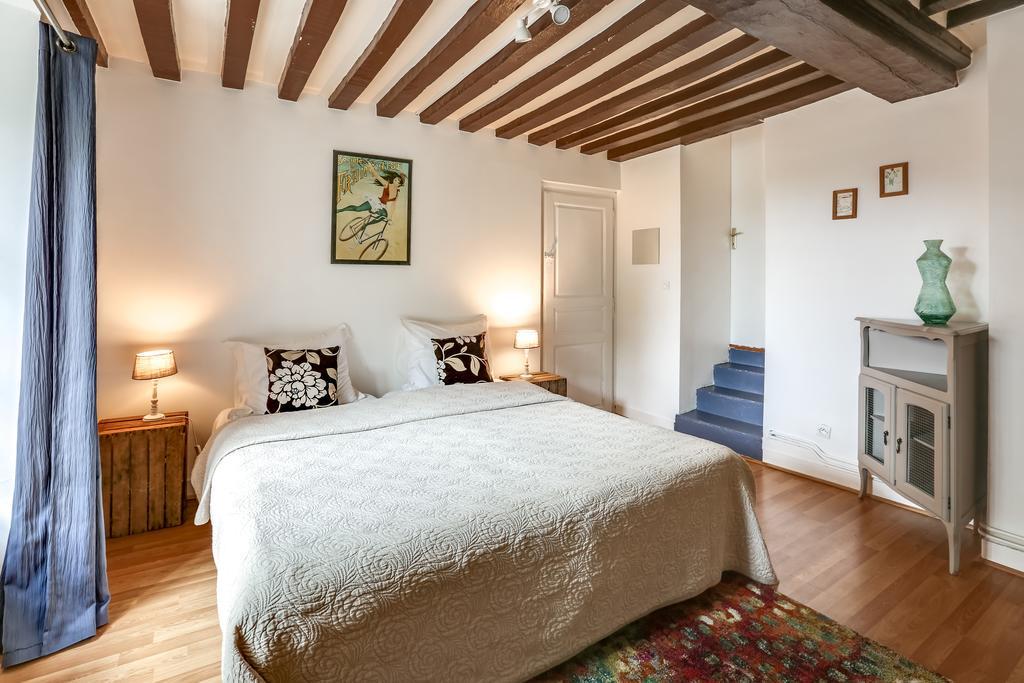 Chateau Turgot Gites Bons-Tassily Экстерьер фото